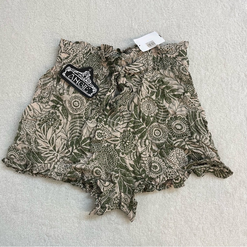 Boho Summer Flowy Angel Women's Floral Green Shorts Pull On Ruffle NWT Size XS